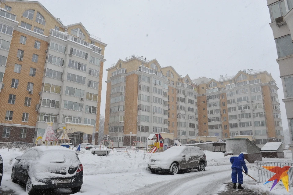 За упавшую на машину глыбу льда рязанка взыскала компенсацию.