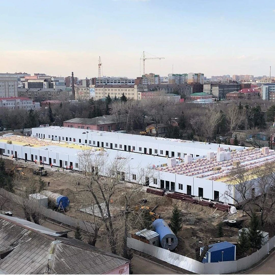 Здание построили за 2 месяца.