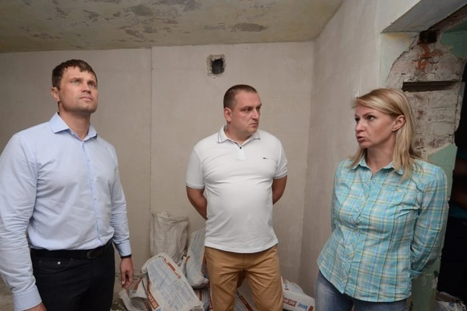 Был проверен ход строительных работ на ряде объектов. Фото: ДАН