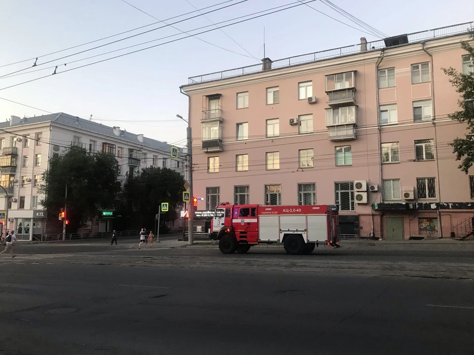 Пожарные машины видели сразу в нескольких частях города. Фото: Читатель КП-Челябинск