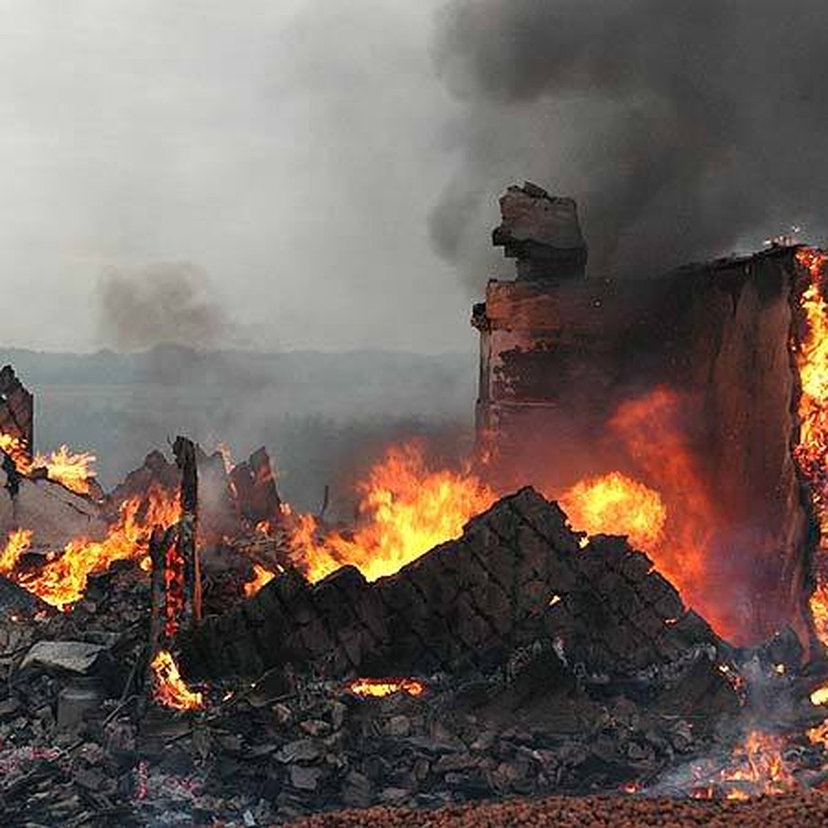 Волгоградка из ревности сожгла дом соседки: погибли трое, включая ребенка -  KP.RU