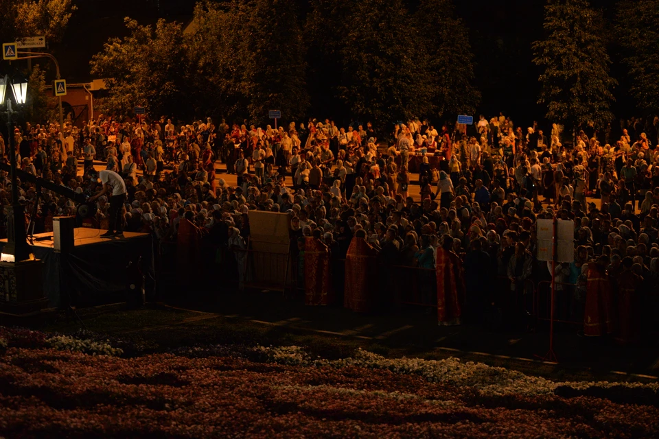 В 2020 году городской Крестный ход собрал меньше прихожан. чем Крестный ход в Среднеуральском монастыре. Фото: Ирина Смирнова