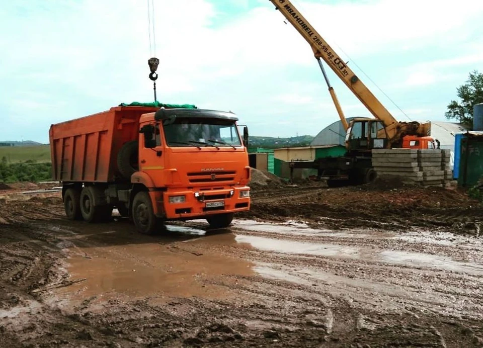 Красноярцев призвали жаловаться на загрязняющие дороги машины. Фото: инстаграм Службы городовых.
