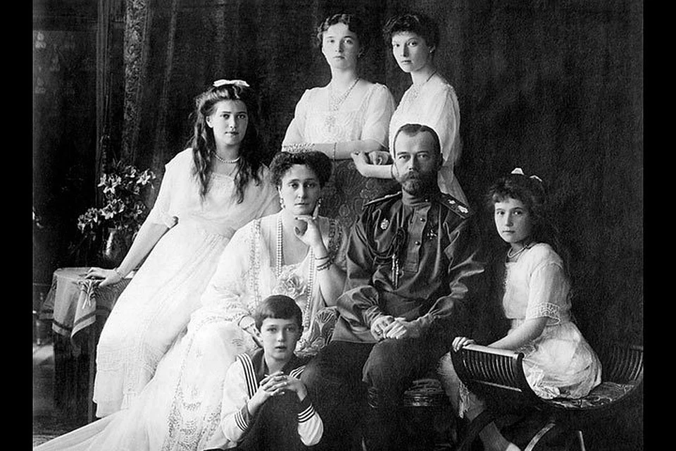 Николай II и его семья в 1913 году