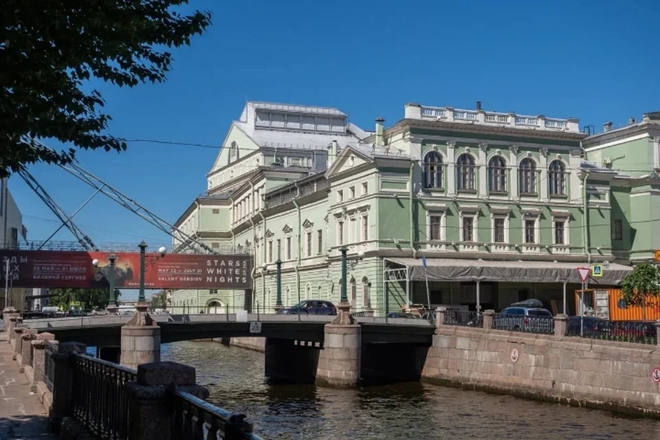 Депутат ЗакСа Санкт-Петербурга заявил, что бюджетников из учреждений культуры могут сократить.