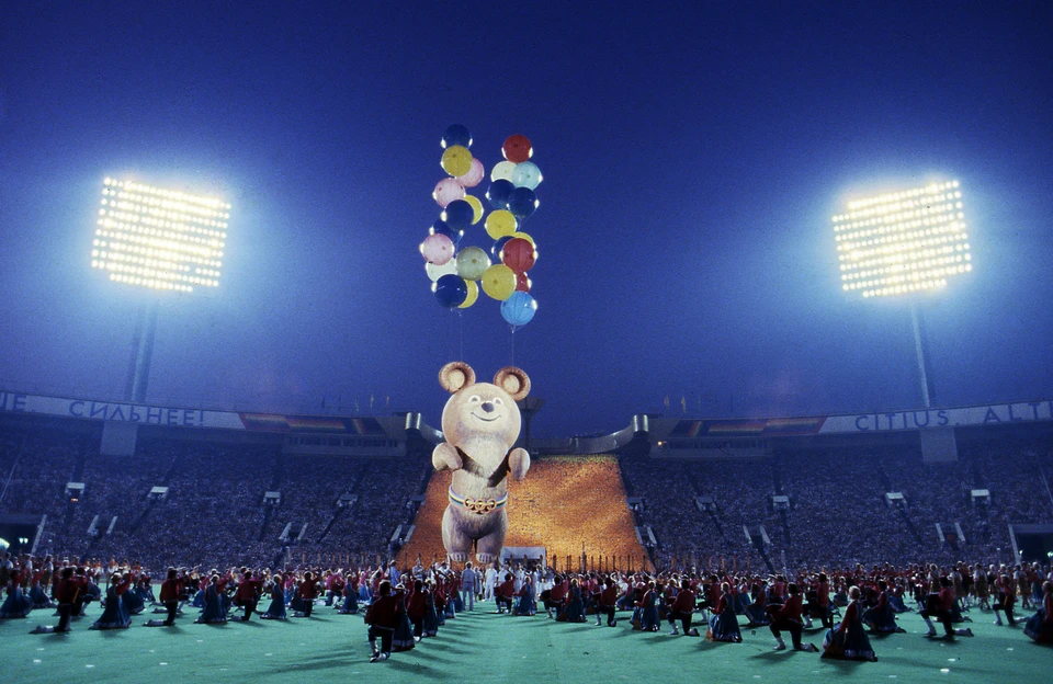 Во время церемонии закрытия Олимпиады в Москве, август 1980 года.