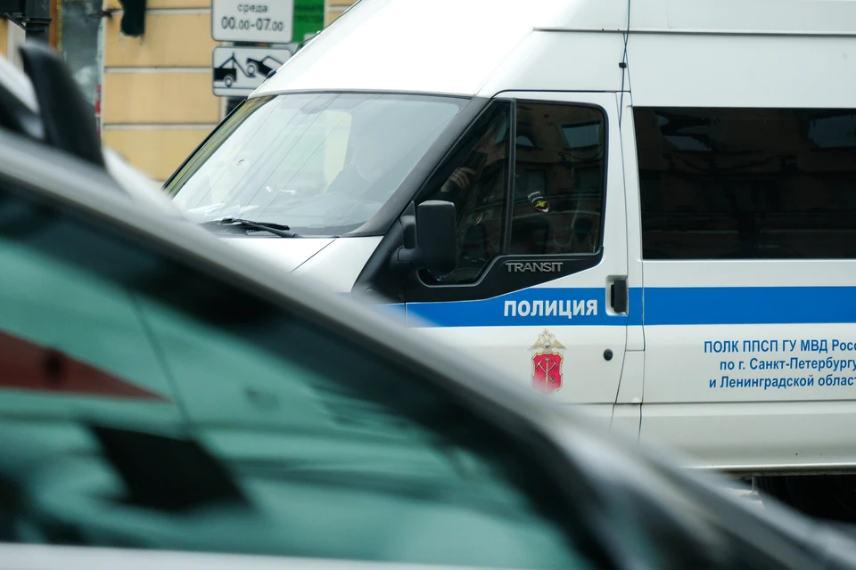Полицейские поймали мошенников, продававших пенсионерам массажеры, под видом "чудо-приборов".