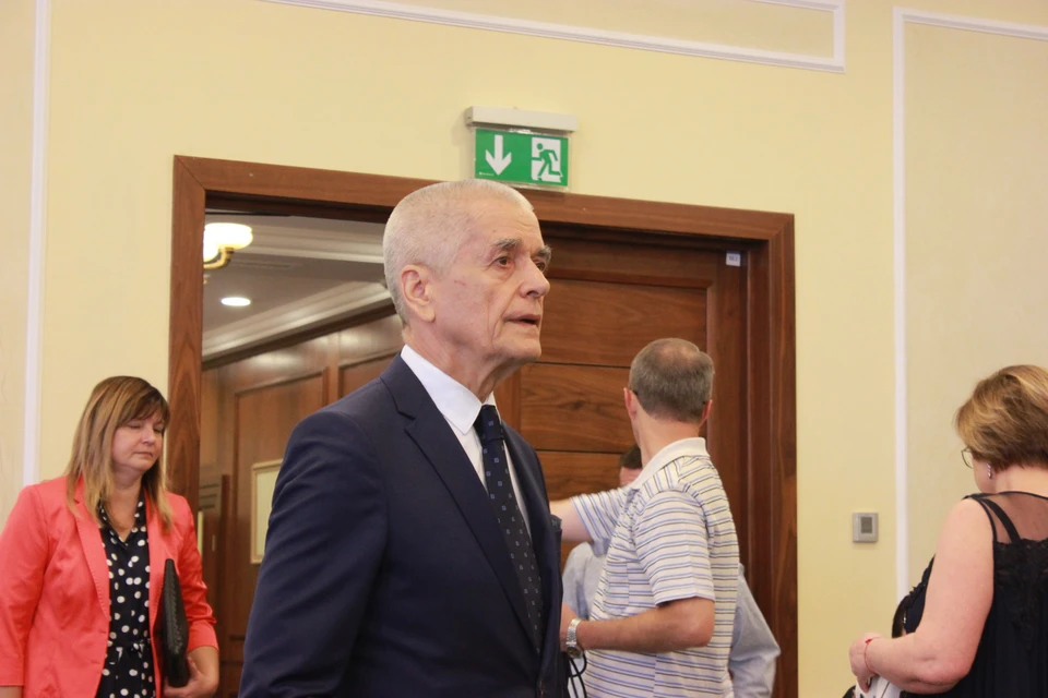Геннадий Онищенко