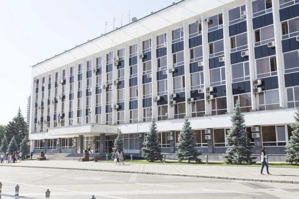 В мэрии Краснодара прошла планерка, на которой обсудили ситуацию с коронавирусом.