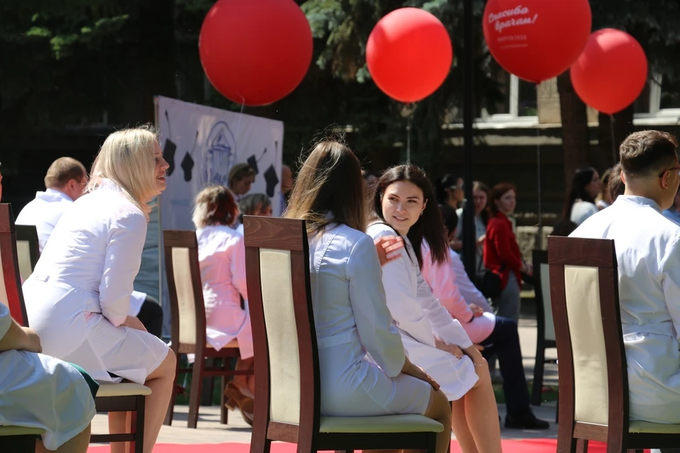 В Туле более 200 студентов-медиков получили дипломы