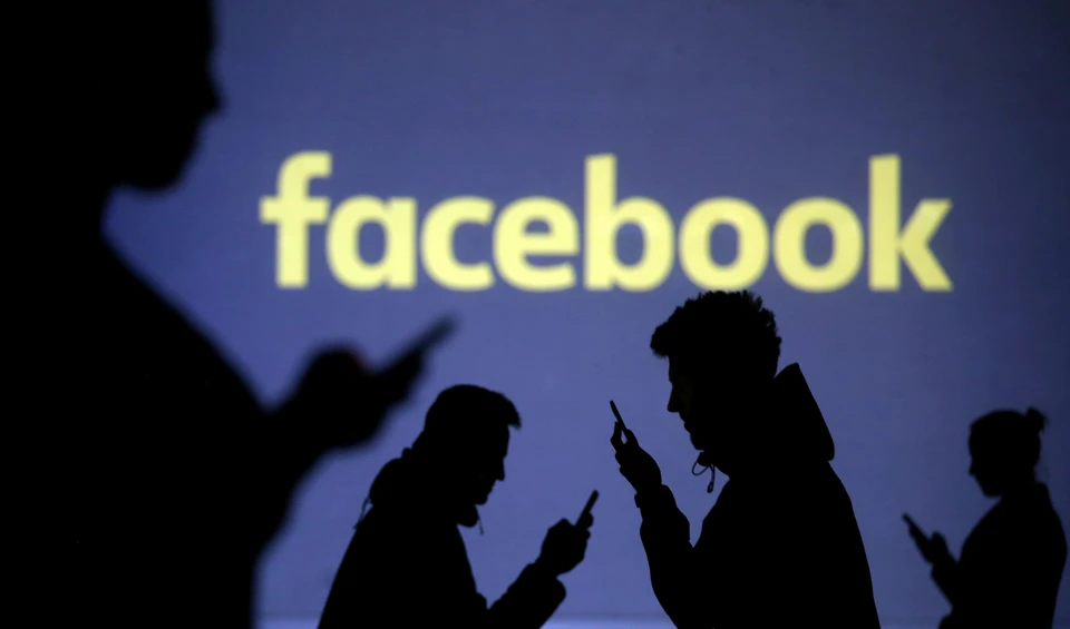 От создателя Facebook потребовали удалить посты с отрицанием Холокоста.
