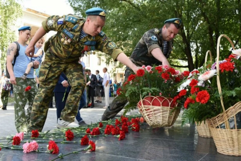 В 10.00 в мемориальной зоне возложат цветы. Фото: admkirov.ru