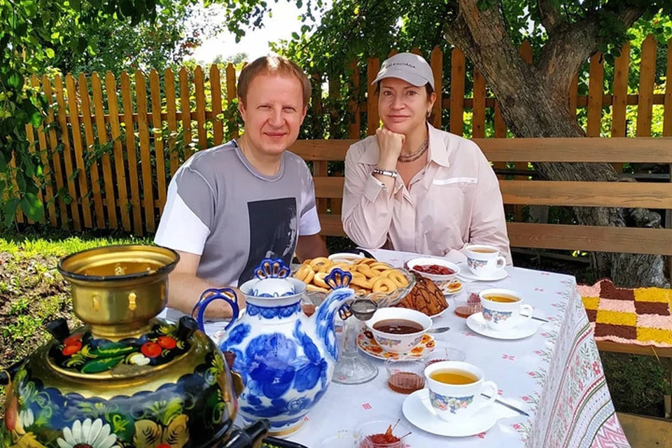 Губернатор Виктор Томенко с женой (фото: Елена Безрукова)