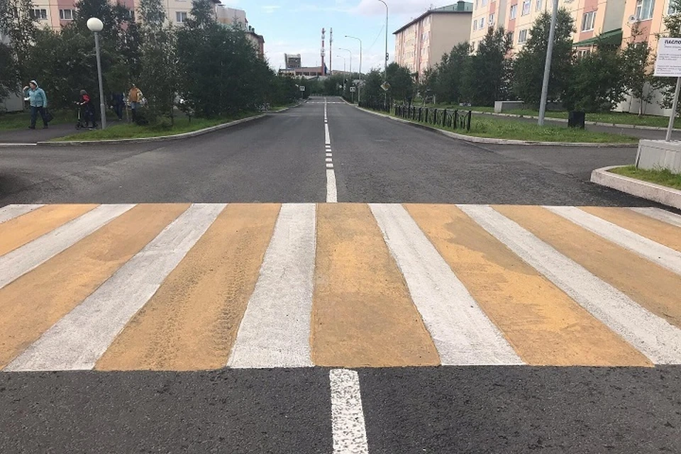 В Салехарде проверили прочность дорожной разметки Фото: salekhard.org