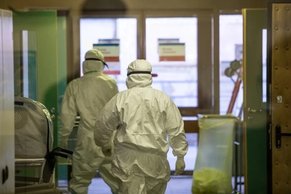 Медицинские работники продолжают находиться на передовой борьбы с коронавирусом