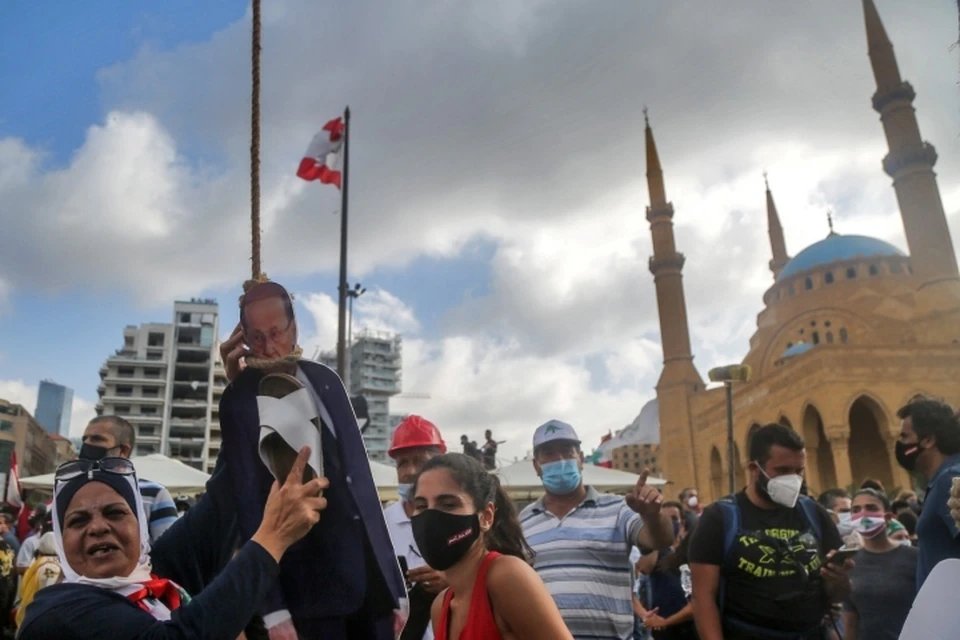 После взрыва в Бейруте начались антиправительственные митинги