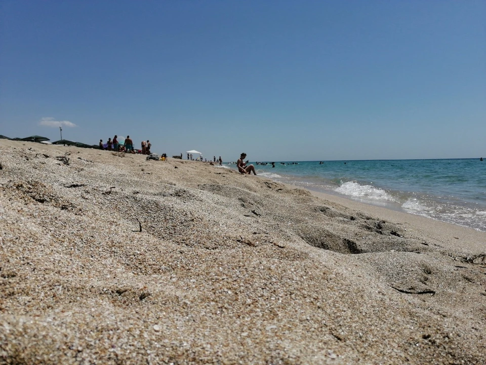 На побережье Феодосии вода прохладнее всего.