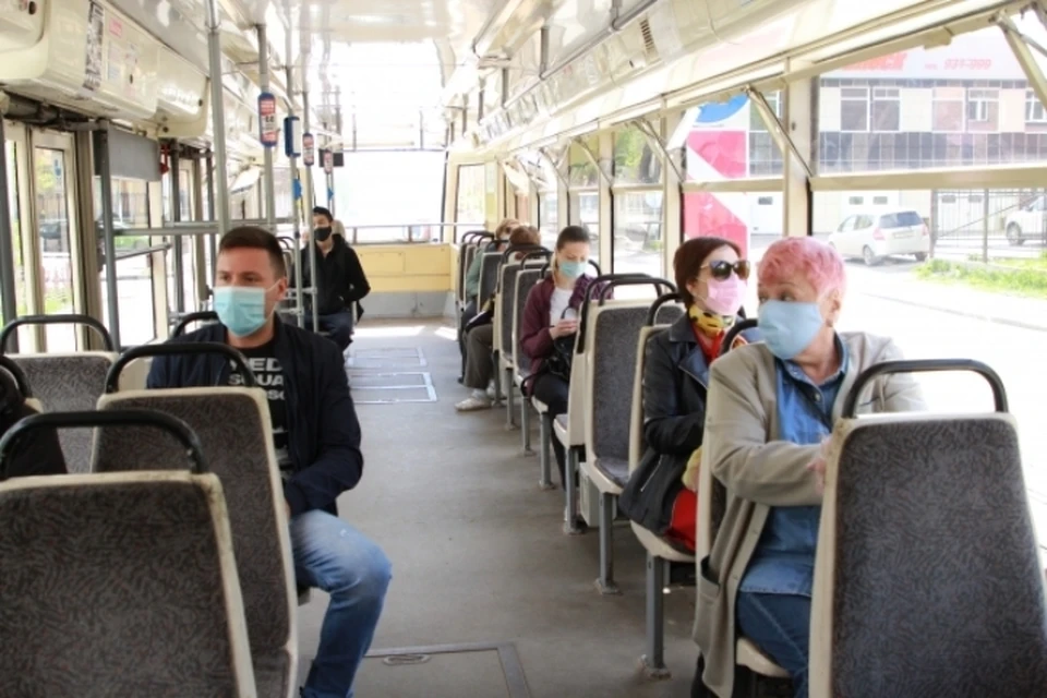 Трамвай остановился на час из-за пассажира без маски в Кемерове