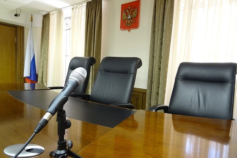 В Новом Уренгое судят троих подростков, угнавших автомобиль