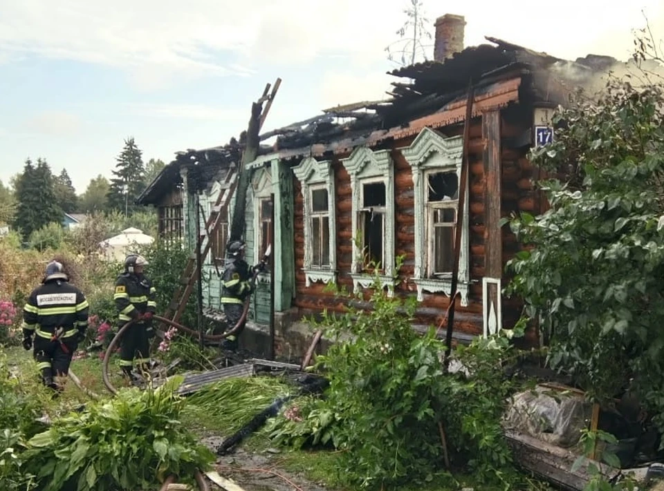 В доме находилась семя с детьми Фото: МЧС