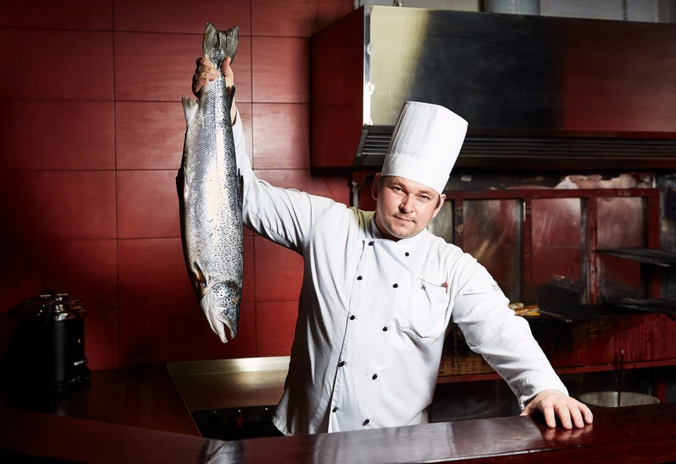 Александр работает поваром уже 13 лет. Фото: предоставлено Александром Грибковым