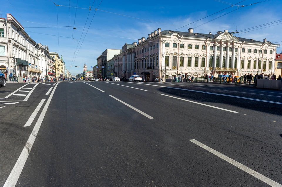 Движение по Невскому проспекту перекроют 29 августа на время парада цветов