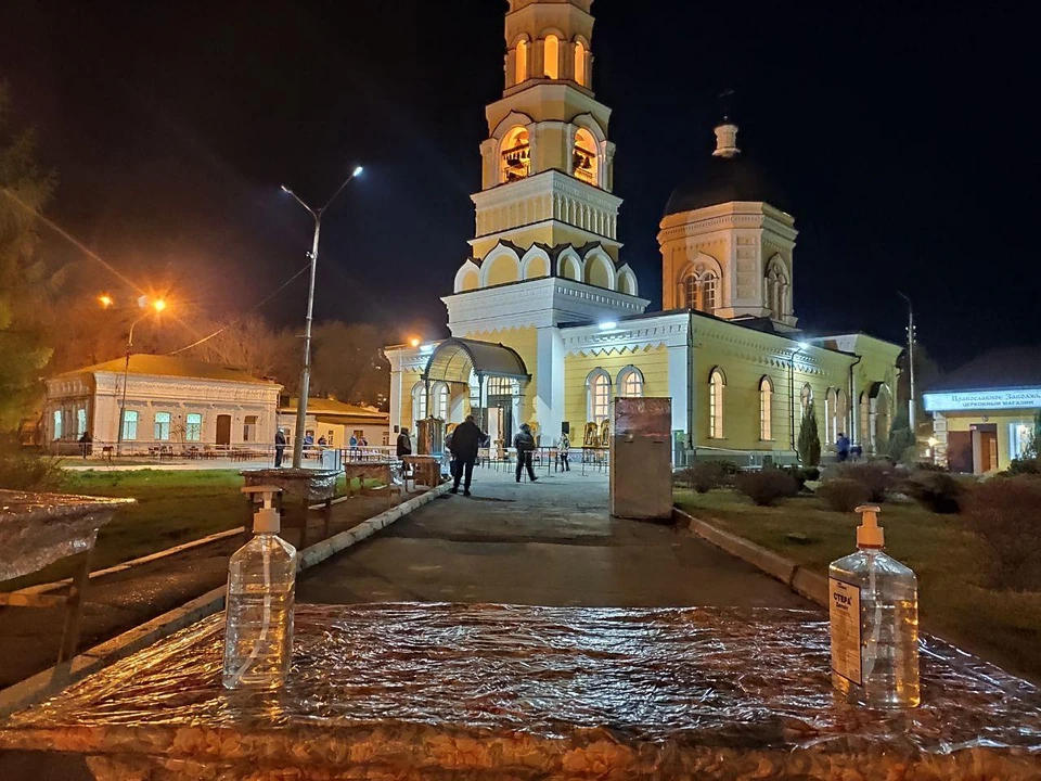 Доступ в храмы разрешен, но о санитарной безопасности забывать не стоит
