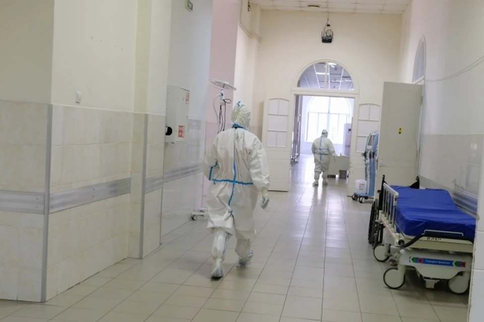 В волгоградские больницы продолжают поступать все новые и новые пациенты с COVID-19.