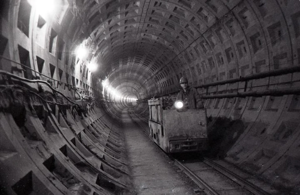 Строительные работы начались в 1980 году, а первых пассажиров метро Екатеринбурга приняло в 1991-м. Фото: Государственный архив Свердловской области