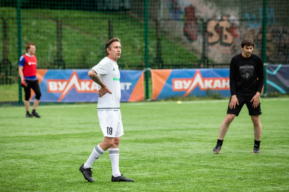 Капитан «Артиста» Алексей Яшин забил в этом матче один из голов.