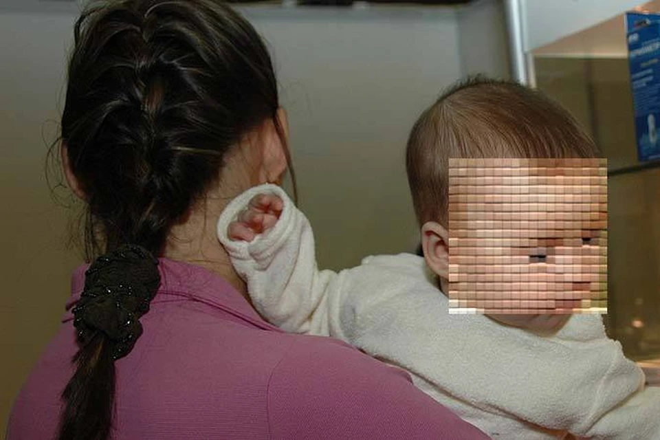 20-летняя мамаша нанесла ребенку не менее пяти ударов по голове и туловищу.