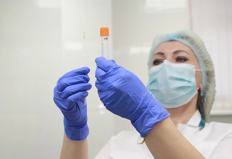 Срок третьей фазы испытаний российской вакцины от коронавируса могут продлить до года
