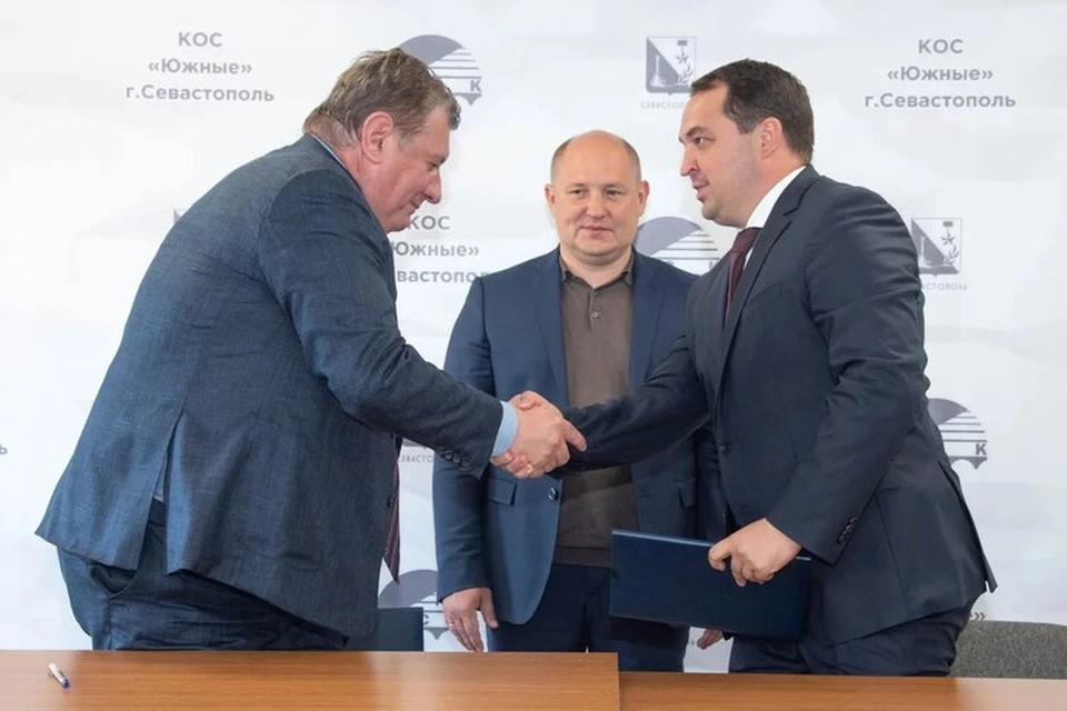 Церемония подписания госконтракта по строительству КОС "Южные" Фото: пресс-служба правительства Севастополя