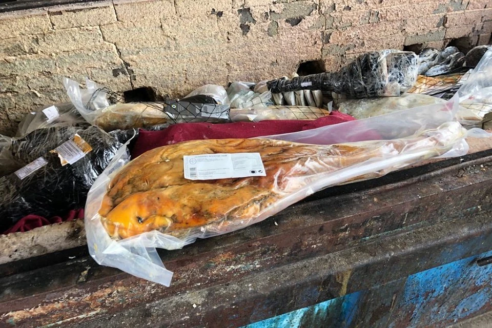 Испанский хамон не добрался до заказчика и сгорел в печке. Фото: Управление Россельхознадзора по СПб ЛО и ПО