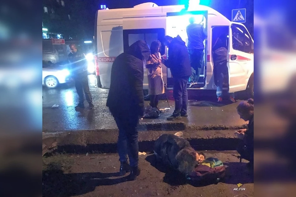 У девушек - травмы головы и ног, сообщают очевидцы.