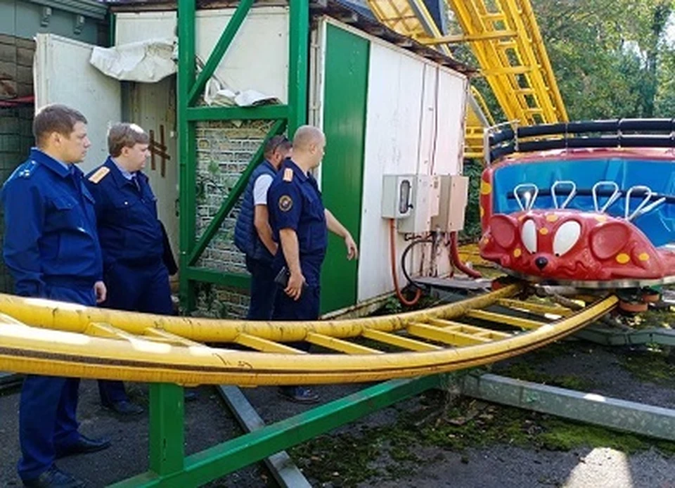 Молодой человек получил травму головы кабиной аттракциона. Фото: Прокуратура Пермского края.