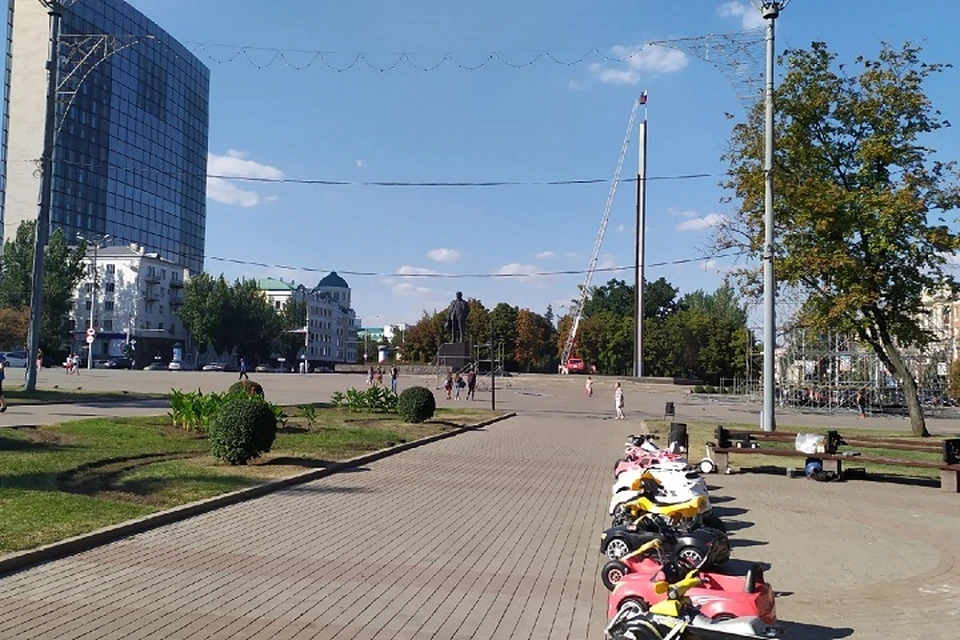 В уборке площади Ленина участвовали 20 человек