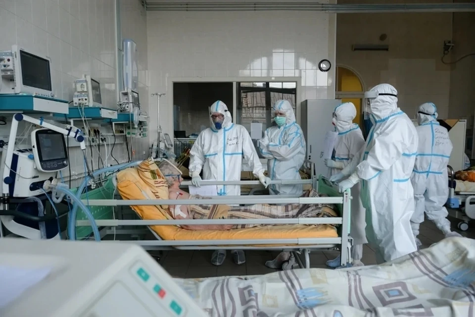 Число свободных коек для пациентов с коронавирусом уменьшилось до 10% в Санкт-Петербурге.