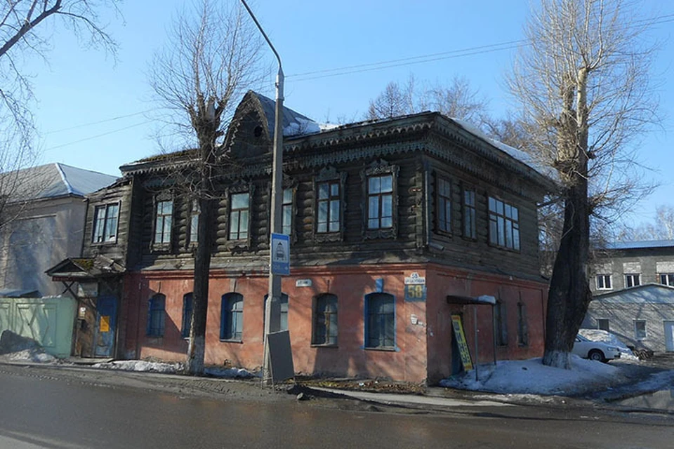 Так здание выглядело еще в марте (фото: Данил Дегтярев)