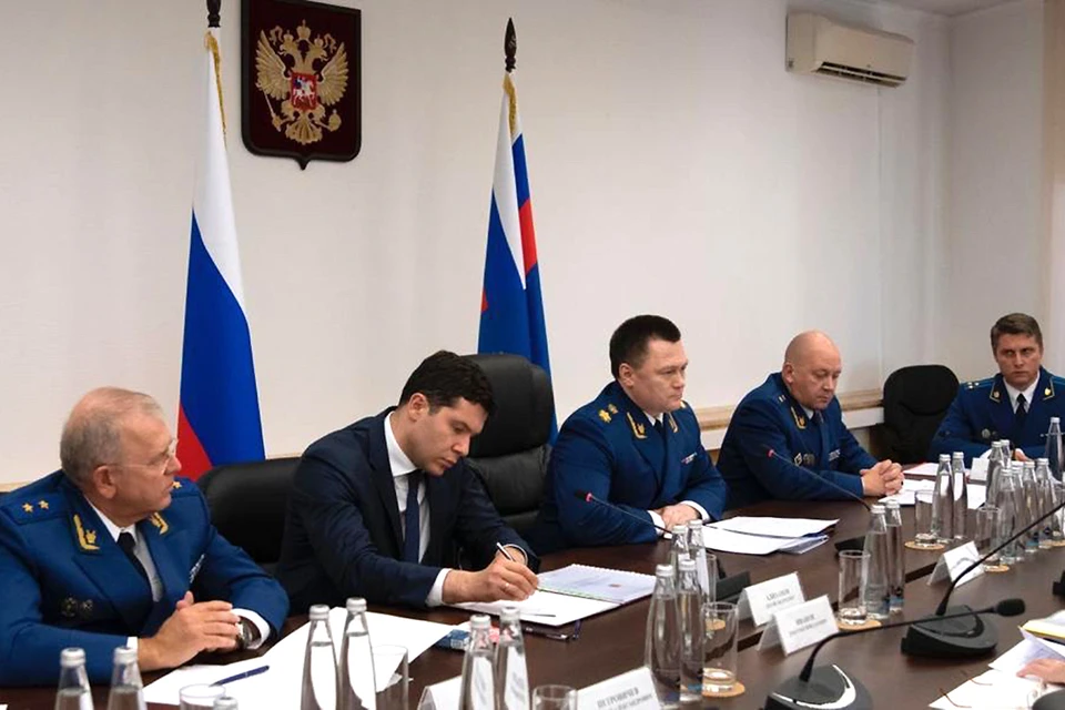 Генпрокурор России провел встречу с представителями регионального бизнес-сообщества. В этом мероприятии принял участие губернатор Антон Алиханов.