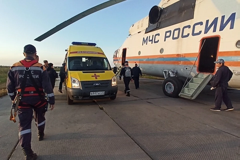 Первый вертолет, вылетевший за пострадавшими, уже приземлился в Хабаровске. Фото: МЧС по Хабаровскому краю