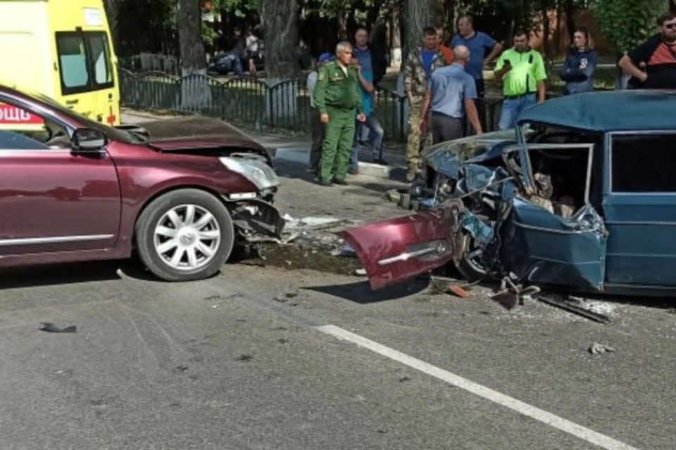 В Ростовской области женщина погибла в лобовом столкновении автомобилей. Фото: ГИБДД по РО
