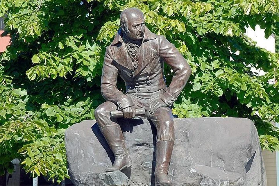 Памятник правителю русской Америки Баранову уберут с площади в музей в октябре. Фото: wikimedia.org