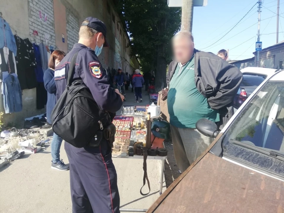 В Саратове мужчину поймали за продажей запрещенных предметов. Фото УМВД России по Саратову