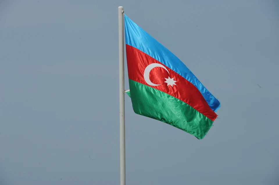 Парламент Азербайджана решил ввести военное положение в ряде городов и регионов страны