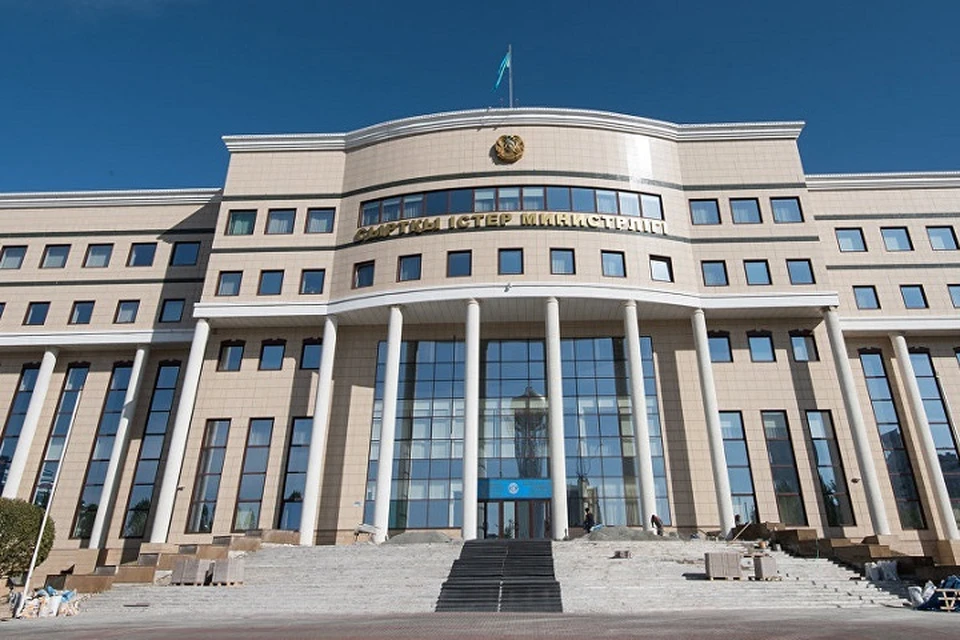 Внешнеполитическое ведомство Казахстана также подчеркнуло, что готово содействовать поиску мирных путей разрешения конфликта.