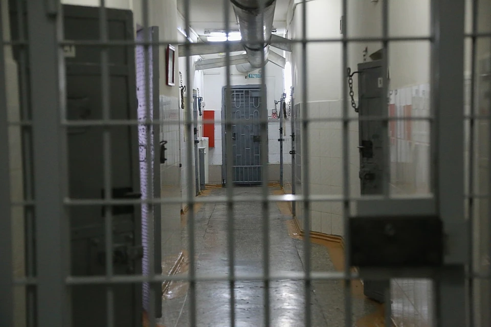 В Хакасии мужчина обманом увел и изнасиловал 16-летнюю девушку.