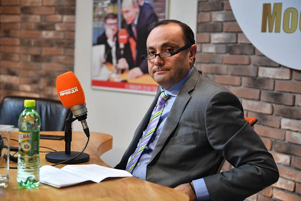 Армянский дипломат рассказал в эфире Радио «Комсомольская правда», когда Ереван попросит у Москвы военного вмешательства в Карабахский конфликт