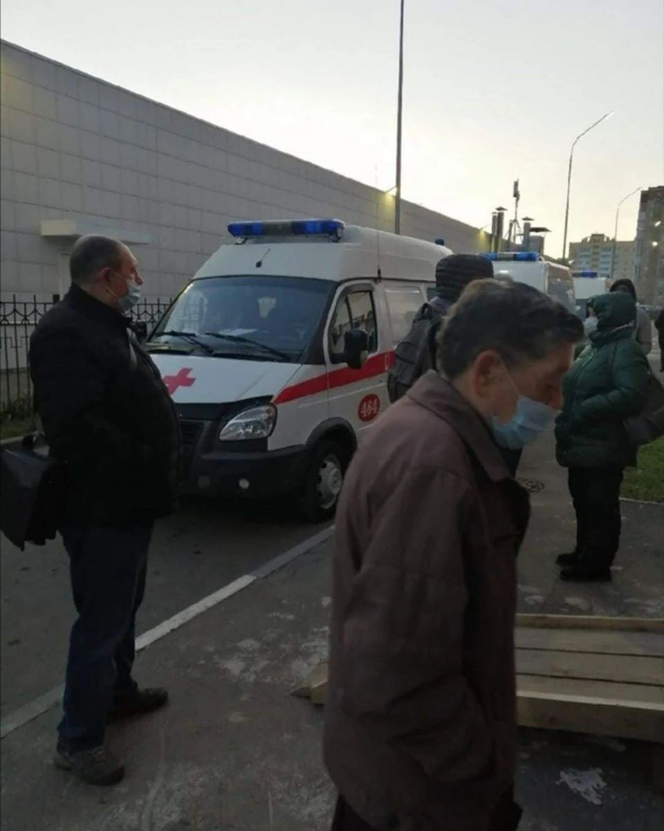 Омичи жалуются на очереди в поликлиниках.