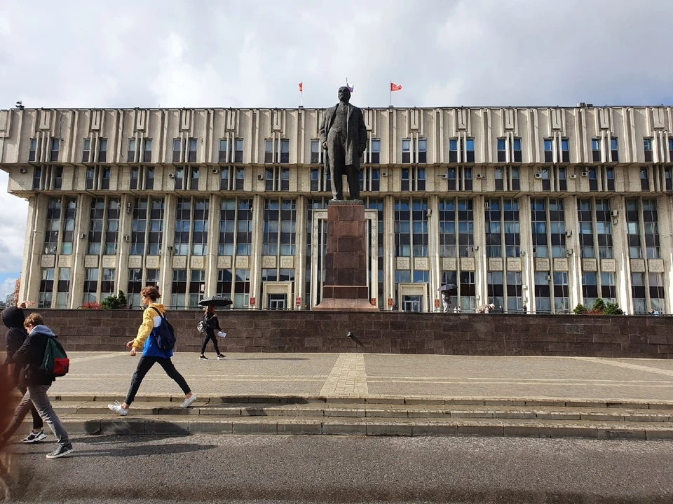 Губернатор Тульской области поздравил военнослужащих и ветеранов Сухопутных войск с праздником